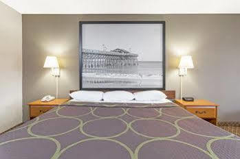 Super 8 By Wyndham Orangeburg Hotel Buitenkant foto