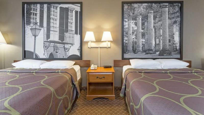 Super 8 By Wyndham Orangeburg Hotel Buitenkant foto